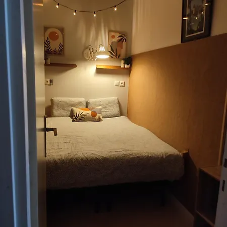 Au Bord De L'eau, Proche Plages