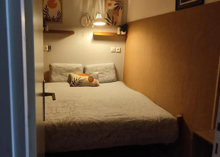 Au Bord De L'eau, Proche Plages